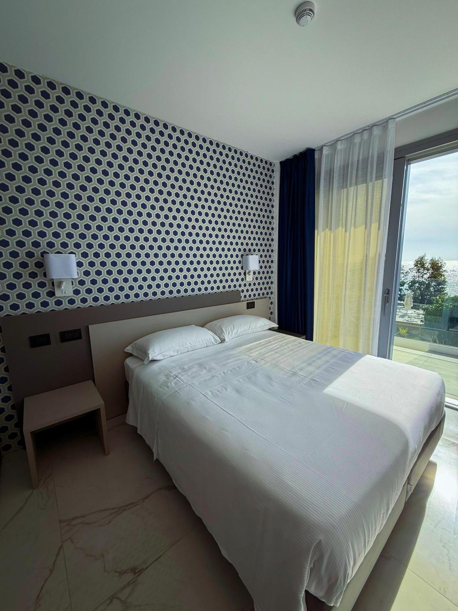 Hotel Villa Levi ซานเรโม ภายนอก รูปภาพ